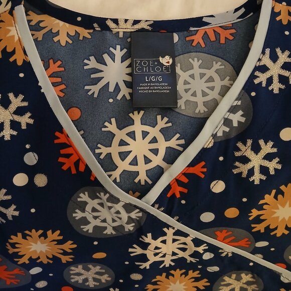 Zoe & Chloe Snowflake Scrub Top - Picture 3 of 4